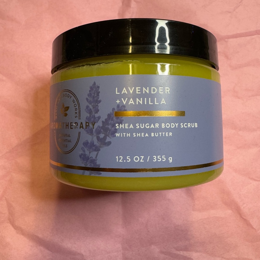 BATH & Body Works Aromatherapy Body Scrub